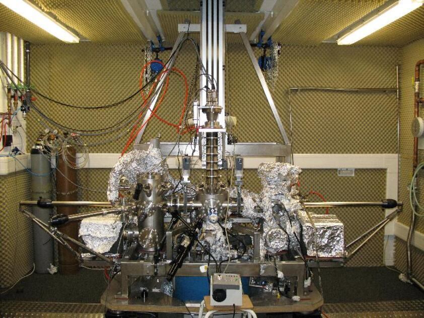 One of the low-temperature STM systems operated in the Morgenstern group at the 2nd Institute of Physics. 